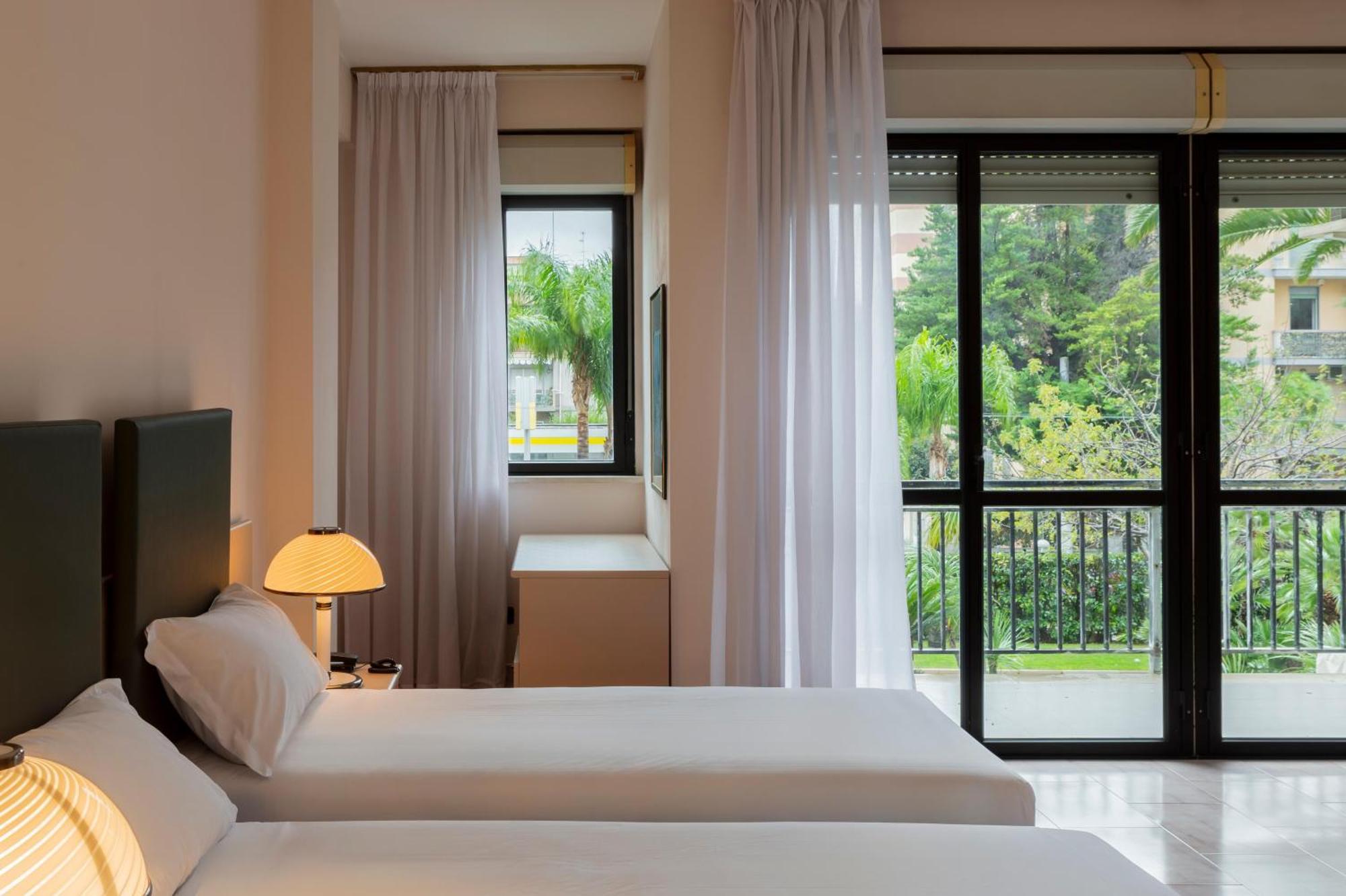B&B Hotel Bari Rondo ภายนอก รูปภาพ