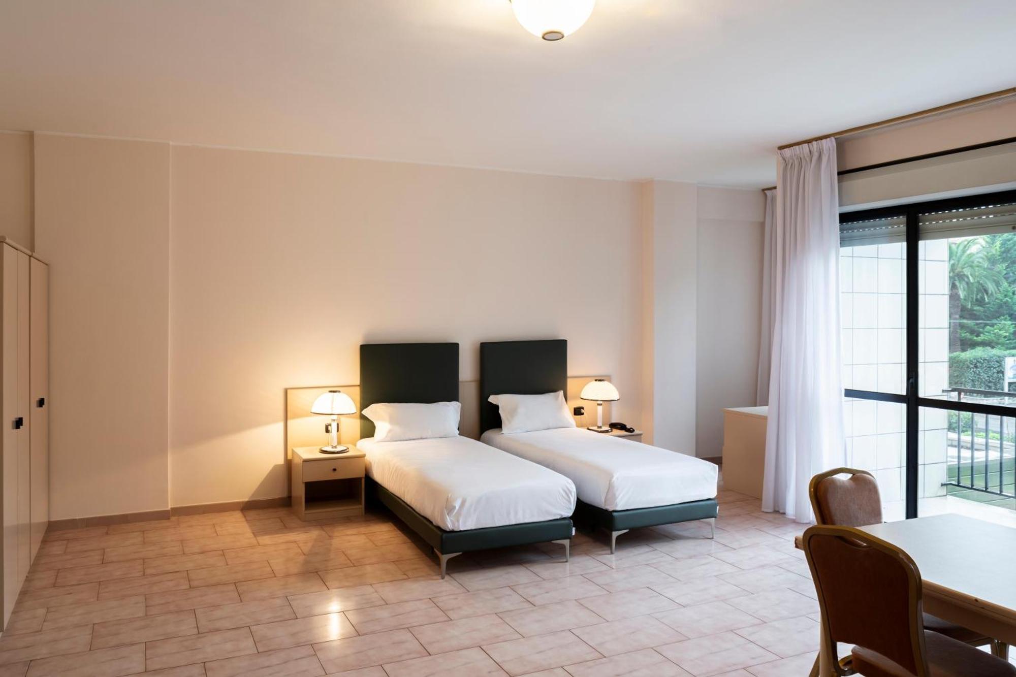 B&B Hotel Bari Rondo ภายนอก รูปภาพ