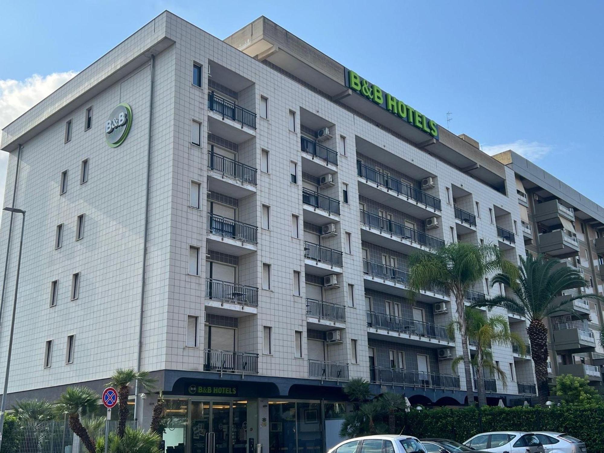 B&B Hotel Bari Rondo ภายนอก รูปภาพ